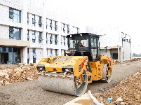 图集 | 高温下的坚守：建筑工人抢工期战酷暑