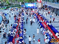 荆州：夜市“摆摊”送岗，点亮就业新景
