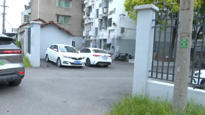 道闸迟迟未安装 居民着急盼解决
