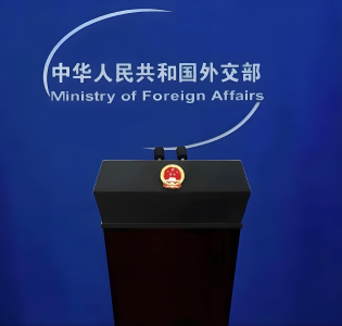 中国学生学者注意赴美安全风险！外交部提醒