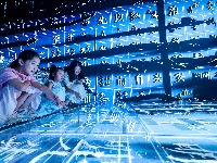 图集丨对话张居正！元宇宙艺术馆引爆开学季