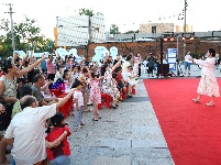 图集 | 邻里嘉年华 夏日烟火气