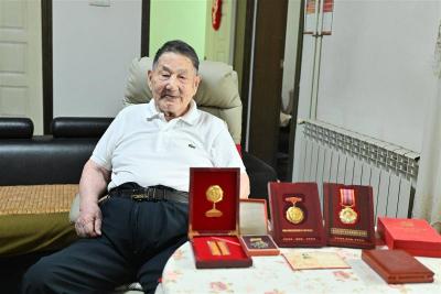 100岁抗战老兵徐友白：徒手挖地道炸了日军碉堡