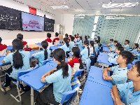 图集丨纪南文旅区实验学校全校师生集中收看九三盛大阅兵