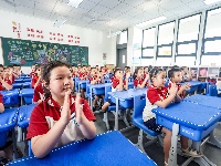 图集丨纪南文旅区实验学校全校师生集中收看九三盛大阅兵