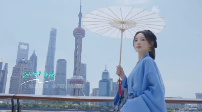 SNH48成员由淼秒变楚国少女，身着战国袍漫步黄浦江畔