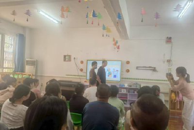 荆州区马山镇中心卫生院开展“生命拥抱--海姆立克急救法”进校园活动