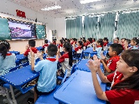 图集丨纪南文旅区实验学校全校师生集中收看九三盛大阅兵