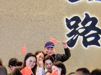 图集 | 荆州五一路文创市集人潮如流
