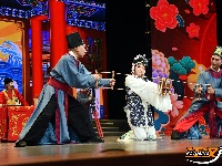 图集 | 国庆佳节“戏”味浓 花鼓戏《十五贯》经典开演