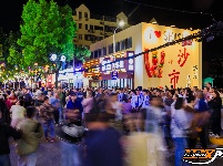 图集 | 荆州五一路文创市集人潮如流