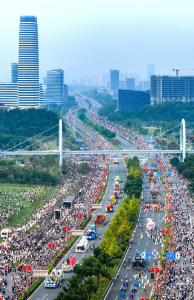 紧密结合惠民生促消费，做强国内大循环——武汉党员干部群众学习领会党的二十届四中全会精神之五