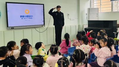 荆州区西城派出所走进辖区幼儿园开展安全教育宣传暨反恐防暴演练