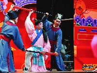 图集 | 国庆佳节“戏”味浓 花鼓戏《十五贯》经典开演