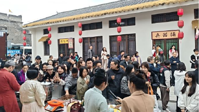 古街焕彩韵味浓 文化交融启新程
