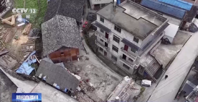 近两万斤重的房子，村民扛起就走！🤙