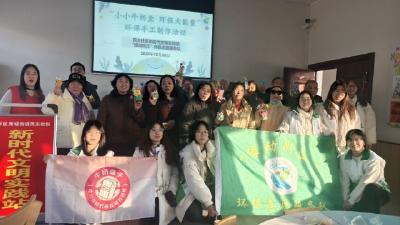 荆州区西城街道民主社区：小小牛奶盒 环保大能量