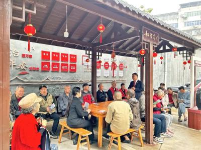 荆州：老旧小区“改”出居民新生活