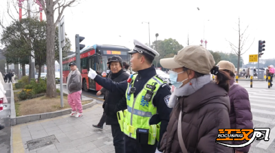 寒风中的坚守 荆州多部门联动护航元旦假期出行