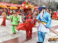 洪湖民俗展演助力求职忙