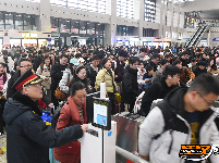 图集 | 两天发送6.2万人次！荆州站全力应对春运返程高峰
