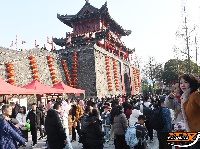 大年初一 东门好戏连台 游客嗨翻天