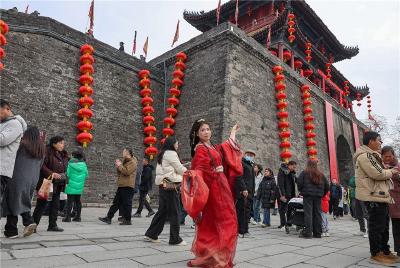 明天，荆州古城大巡游+无人机！请留好您的手机内存...