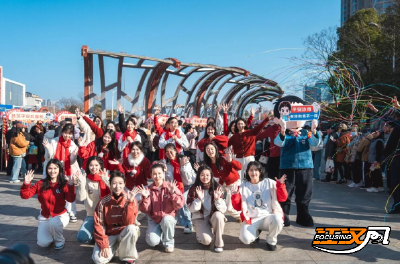 沙市公安“反诈禁毒快闪屋”惊艳春节民俗嘉年华现场  