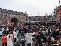 楚韵开城 万人纳福