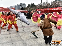 洪湖民俗展演助力求职忙