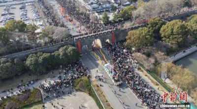 中新网推出《各地多彩文化活动闹新春》