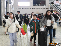 图集 | 两天发送6.2万人次！荆州站全力应对春运返程高峰
