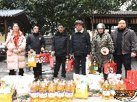 荆州市摄协携手爱心企业开展新春走基层 传递温暖与祝福