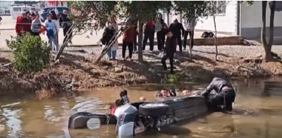 荆州一家6口，紧急出动！他猛砸车窗！