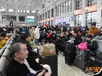 图集 | 两天发送6.2万人次！荆州站全力应对春运返程高峰