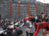 大年初一 东门好戏连台 游客嗨翻天