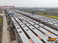 二广高速3标段成片的梁板完成安装