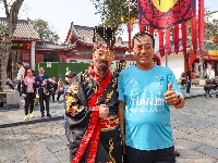 荆州古城开城迎宾 楚风楚韵礼遇荆马跑友