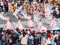 荆州古城开城迎宾 楚风楚韵礼遇荆马跑友