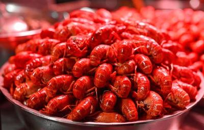 重大突破，牵手荆州！ 全国全年都可吃上小龙虾