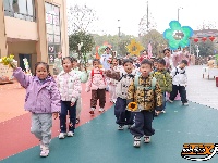 图集 | 小花马·大春天 荆州市商业幼儿园开学仪式感拉满