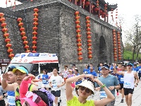 图集 | 热血沸腾！2026荆州马拉松现场直击