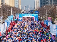 图集 | 热血沸腾！2026荆州马拉松现场直击