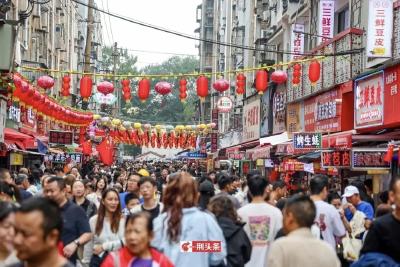 烟火为盟，小巷为证：大赛巷里的幸福模样