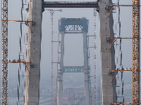 李埠长江公铁大桥
南、北两岸主塔“牵手”进入关键期