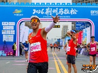 图集 | 热血沸腾！2026荆州马拉松现场直击