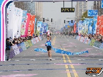 图集 | 热血沸腾！2026荆州马拉松现场直击