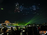 图集 | “荆州十二时辰·荆马之夜”无人机秀点亮古城夜空