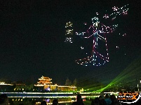图集 | “荆州十二时辰·荆马之夜”无人机秀点亮古城夜空
