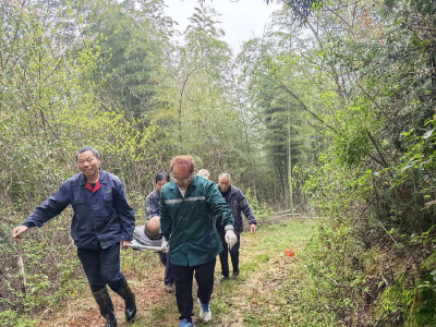 荆州急救医生：“扛也要扛下去！”